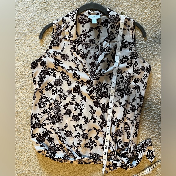 Loft sleeveless blouse size XS - Picture 5 of 8